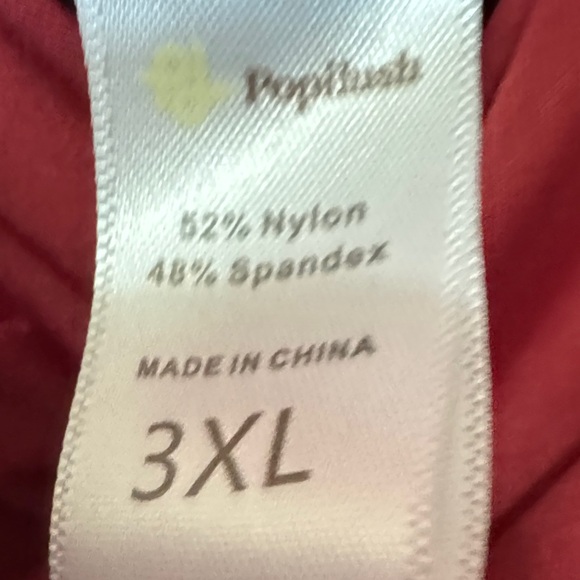 Elegant Red Midi Dress - Picture 6 of 6